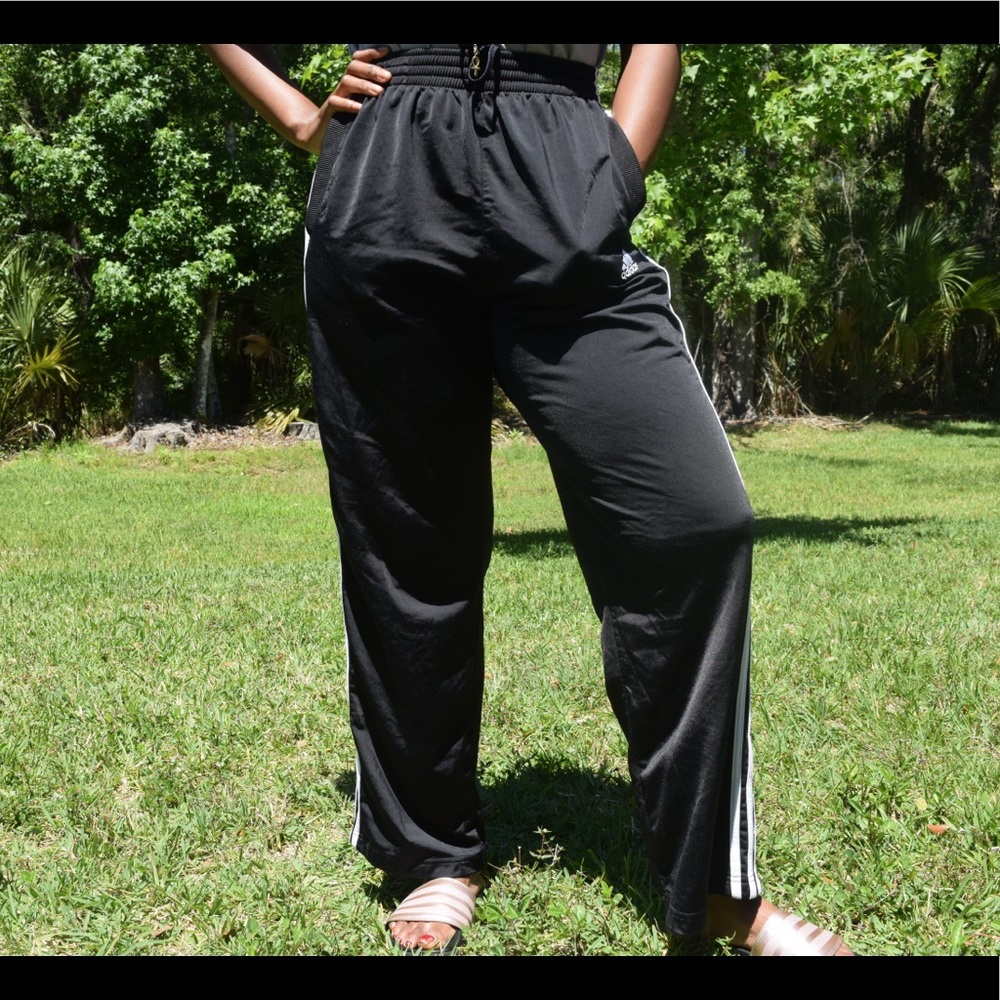Classic Woman’s Adidas Pants Size Medium - Picture 5 of 7